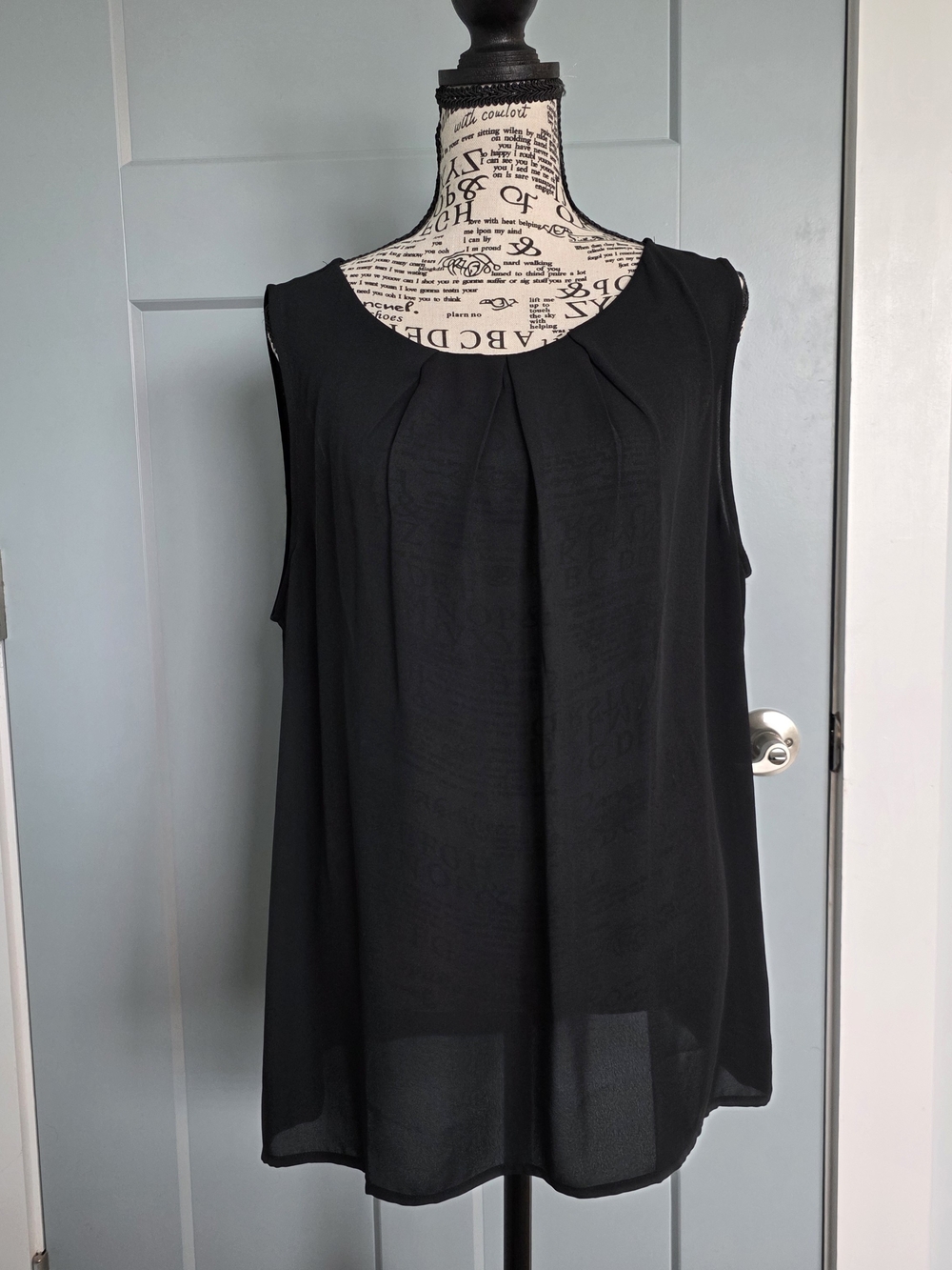 LOFT Outlet Black Pleated Neck Sleeveless Blouse Shell Top Large